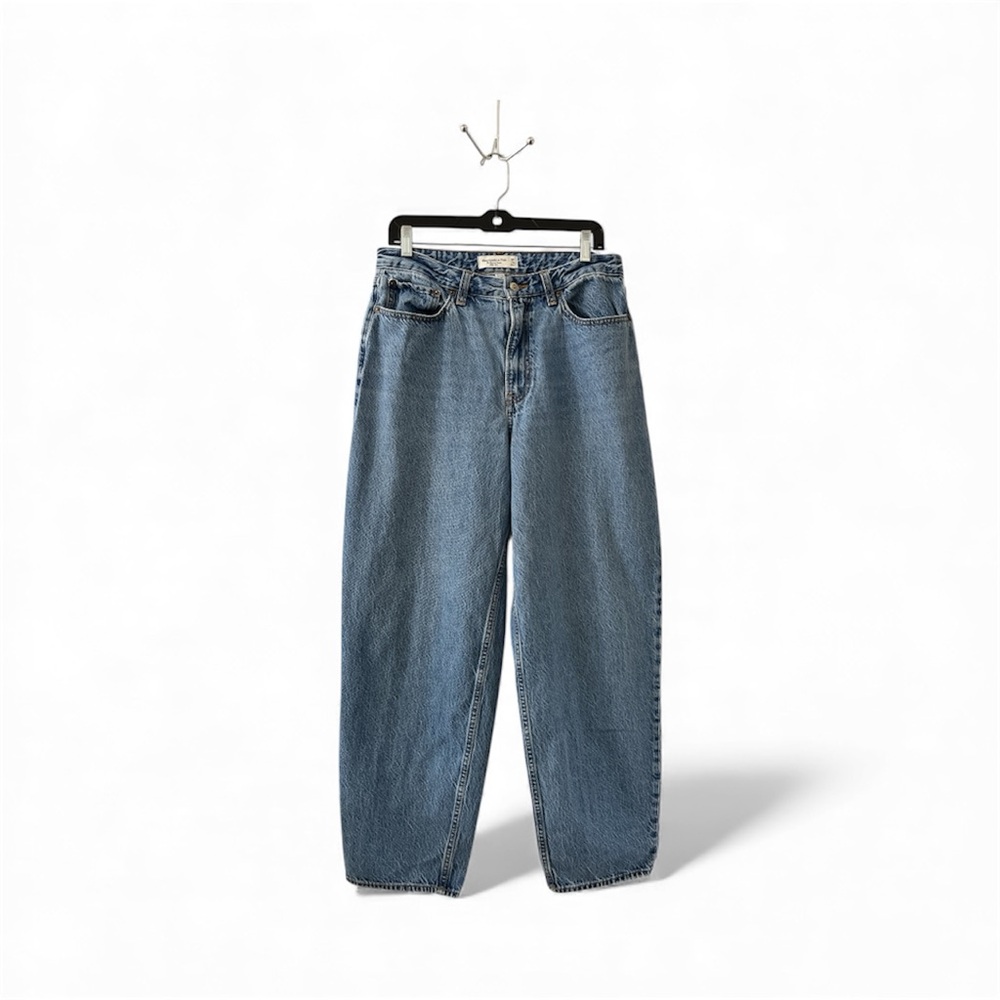 Abercrombie Curve Love Tapered Loose High Rise Jeans Size 30/10